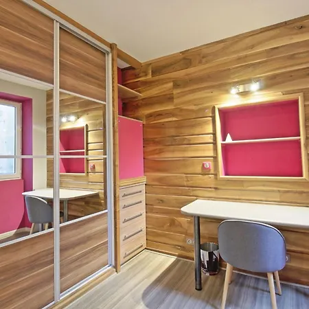 Le Guerin - Parking Et Centre Apartamento *