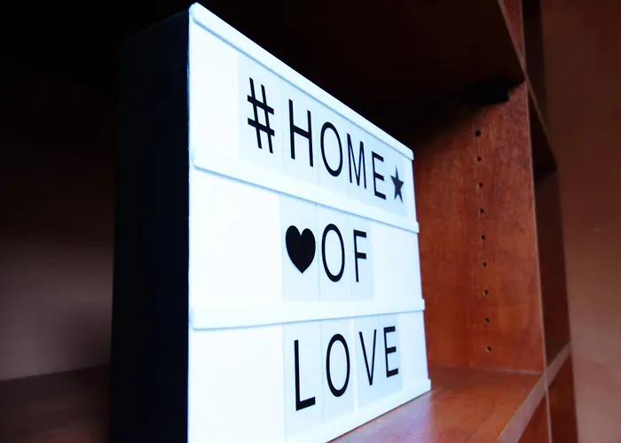 Le Guerin - Parking Et Centre アパート ニーム