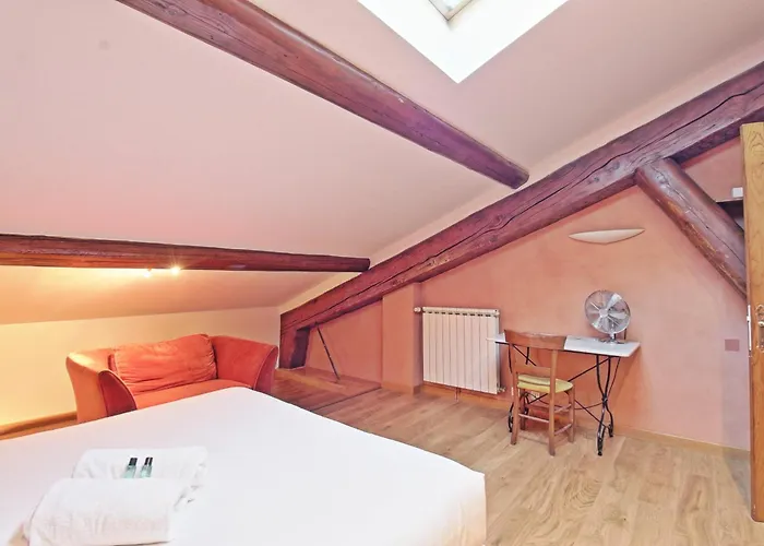 Le Guerin - Parking Et Centre * Nîmes