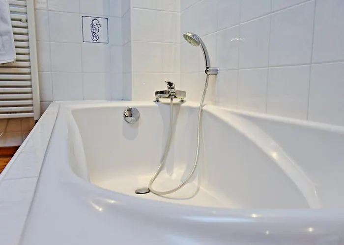 Le Guerin - Parking Et Centre アパート